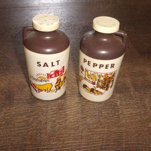 Salt pepper shakers plastic jugs farm scene